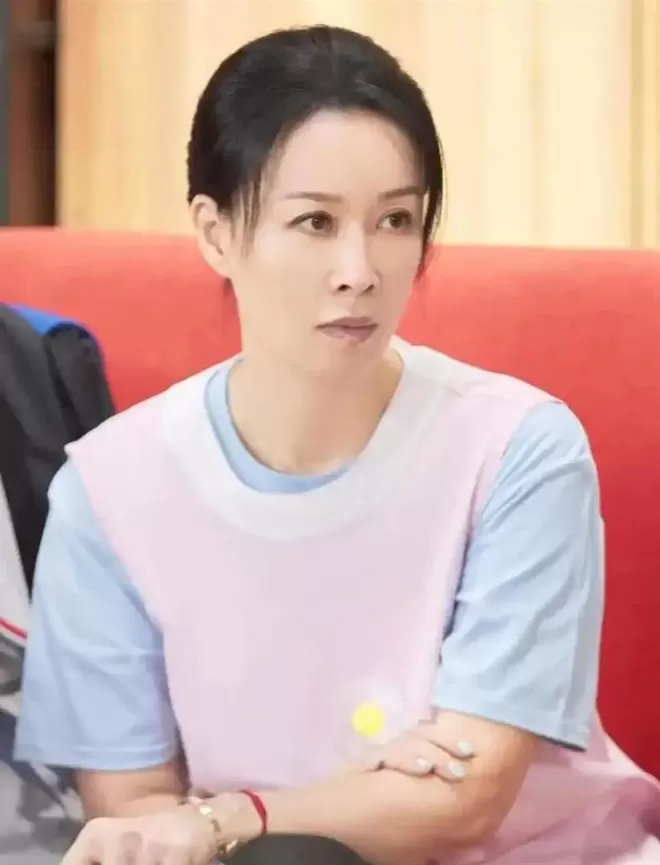 那英18岁儿子一出手,竟挽回她在前夫高峰面前丢掉的尊严