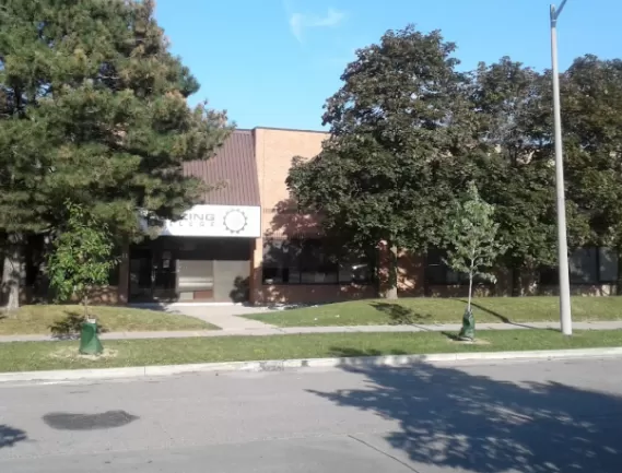 加拿大4所学院接连关门!留学生绝望:毕业只差一场考试,学校却没了