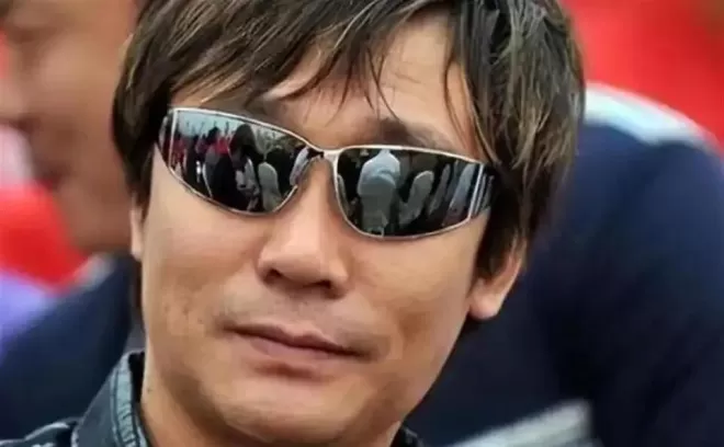 那英18岁儿子一出手,竟挽回她在前夫高峰面前丢掉的尊严