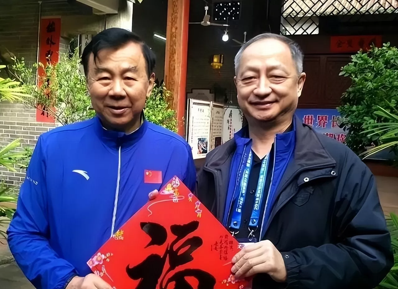 钱多没用?女排教父袁伟民的现状 给中老年人提了个醒