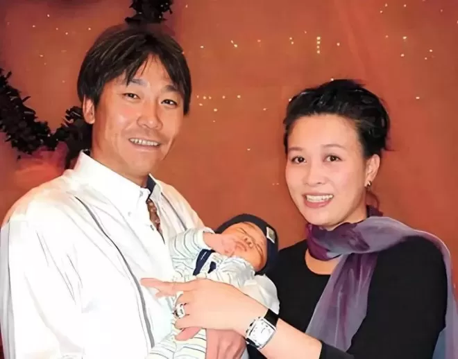 那英18岁儿子一出手,竟挽回她在前夫高峰面前丢掉的尊严