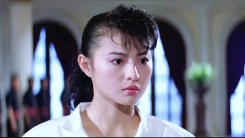 曾卷“衣柜抓奸” 61岁香港最美武打女星 曝冻龄近照