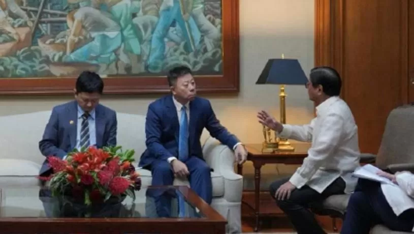 南海冲突｜菲律宾总统小马可斯晤中国大使  冀“重置”中菲关系