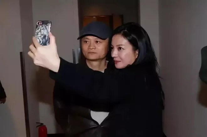赵薇背后的男人浮出水面，黄有龙迎来最终结局