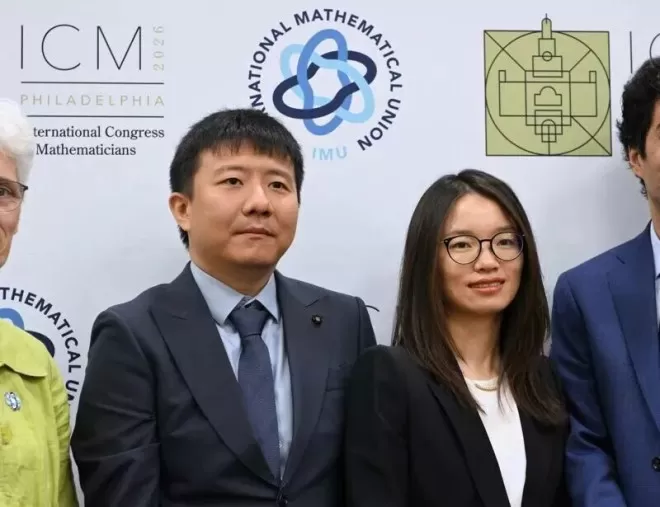 菲尔兹奖得主邓煜曾为张靓颖写过三首诗