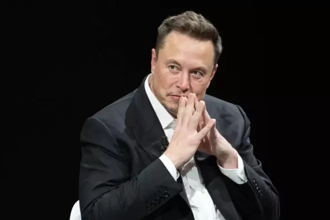 马斯克：AI最快5年超越全人类智慧 工作成为兴趣
