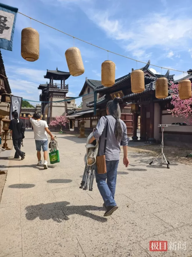 “一开年感觉天塌了” 横店惨状曝光