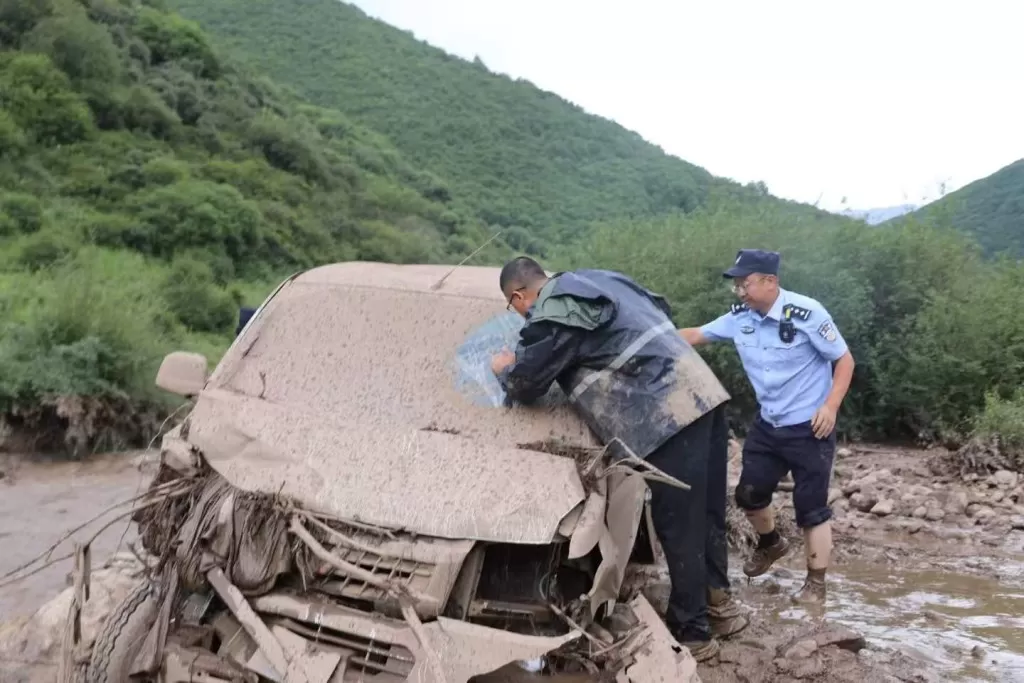 甘肃双石门景区山洪暴发  已10露营客身亡23人受伤