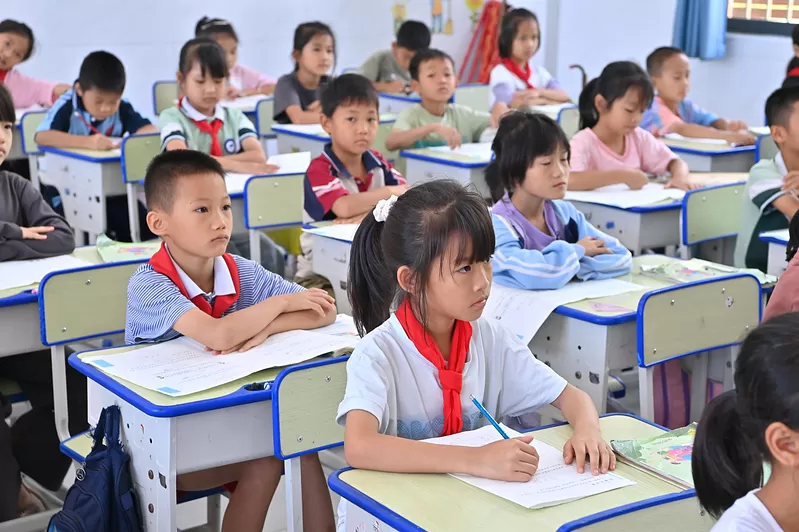 少子化冲击 中国平均每天有22所小学、59所幼儿园消失