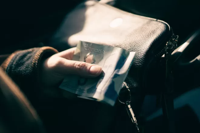 在加拿大把信用卡全都刷爆了怎么办? 5种方案, 总有适合你的!