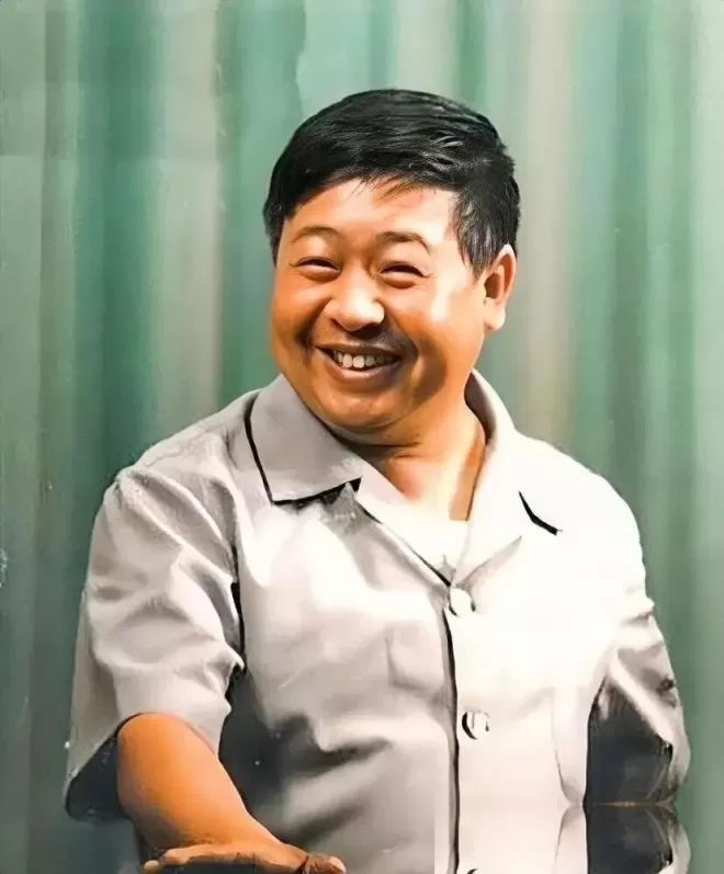 违背父亲意愿，娶央视主持为妻，如今已是大老板