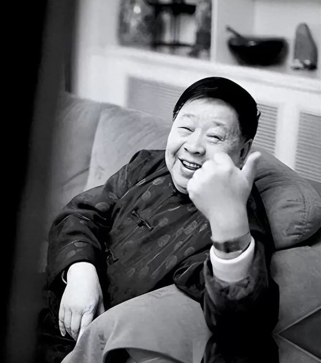 违背父亲意愿，娶央视主持为妻，如今已是大老板