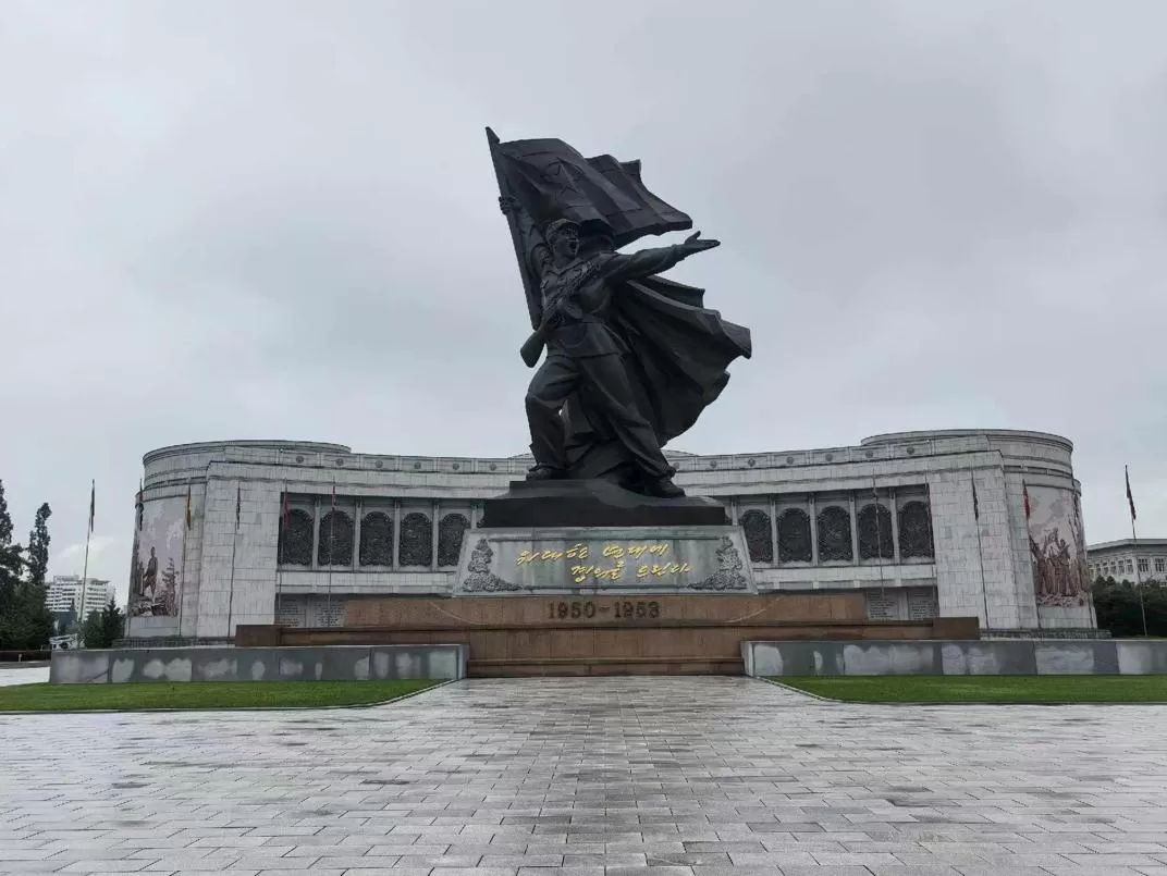 朝鲜领导人参拜志愿军陵园，完成了对中国的政治表态