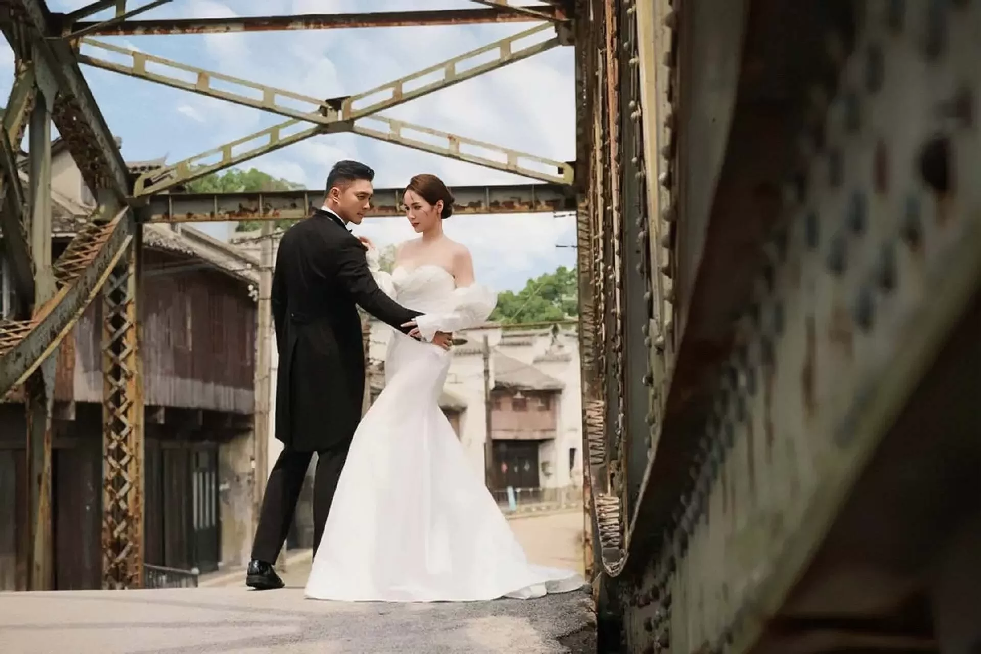 香港知名演员结婚 仅写真和婚纱就花费百万港币