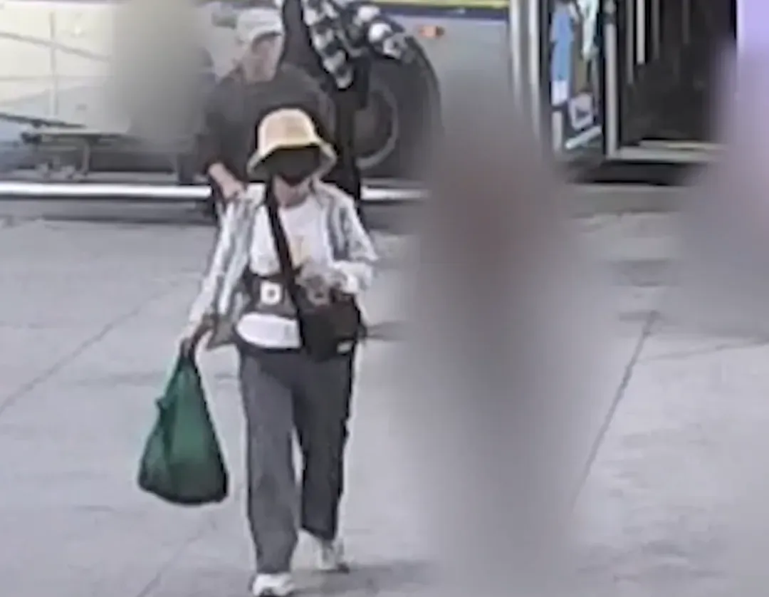 恐怖! 加拿大华人老太家门口被抢金项链 遭陌生女子暴力推倒! 有人积蓄被掏空!