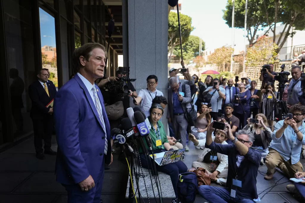 美歌手D4vd涉谋杀未成年少女  法官判证据充分可开展审讯