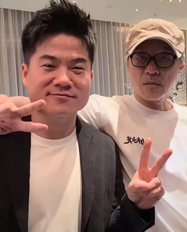 董宇辉采访周星驰，尴尬至极