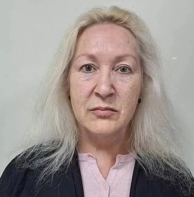 英国女教师性侵未成年，家中蒙眼绑床“硬上弓”