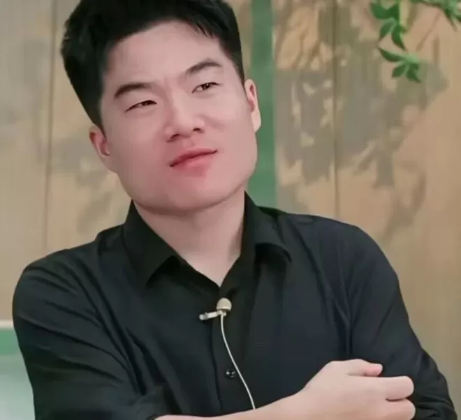 董宇辉采访周星驰，尴尬至极
