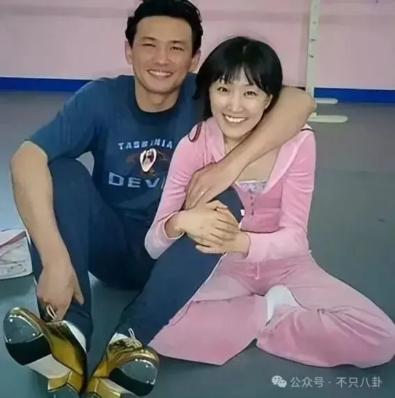 结婚22年0绯闻的他，居然被曝出轨？