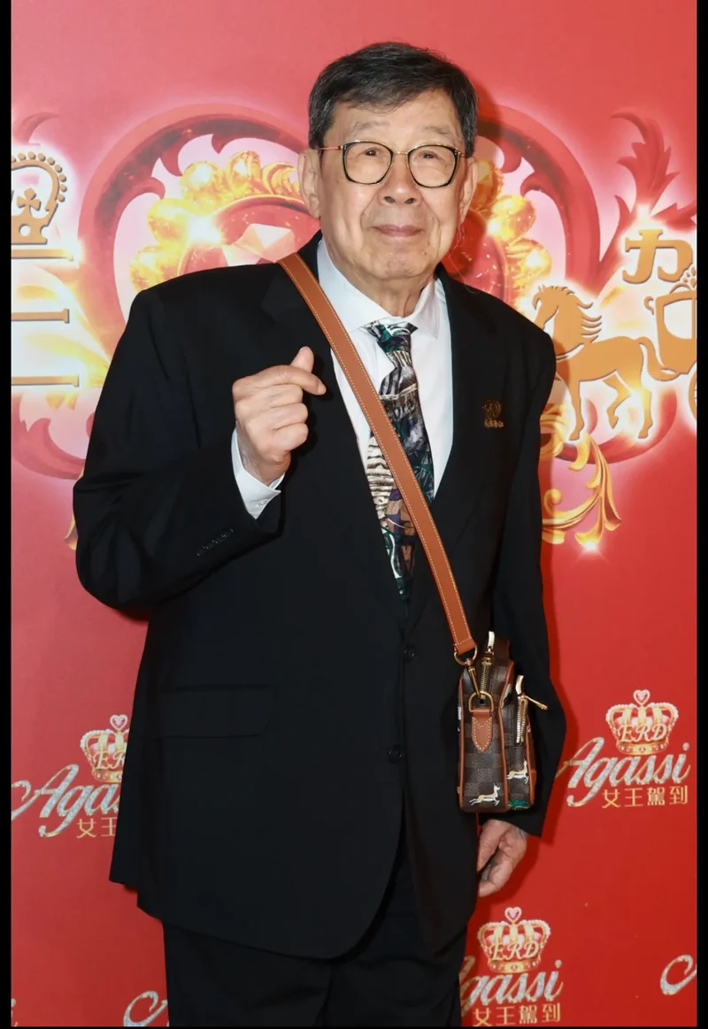 谢贤刚离世 94岁胡枫惊爆入ICU昏迷4日命悬一线