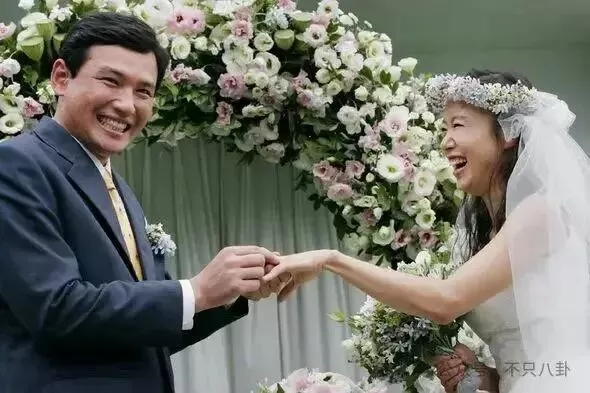 结婚22年0绯闻的他，居然被曝出轨？
