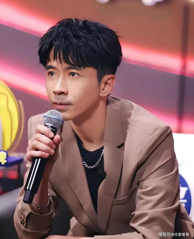 56岁歌星光良近况曝光！曾历经5段真挚恋情，如今孤身一人惹人唏嘘