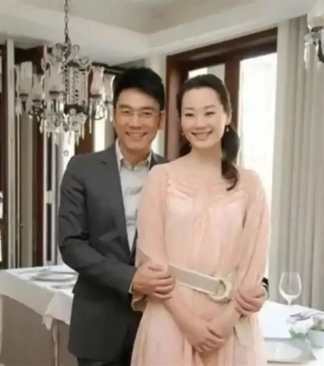 只当过一次演员，却住北京亿万豪宅，丈夫给她打工