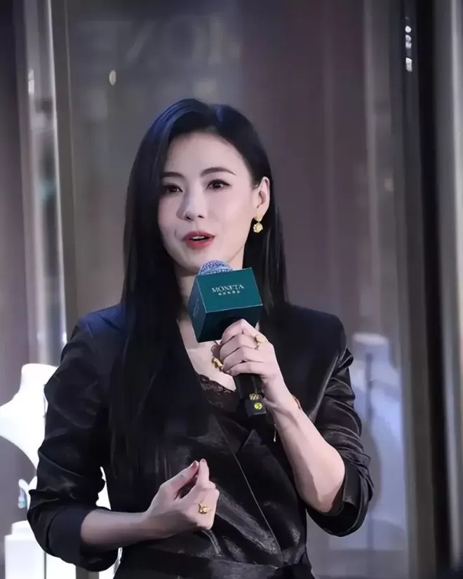 嫁错人太可怕！被前夫公开骂“性欲太强”的她...