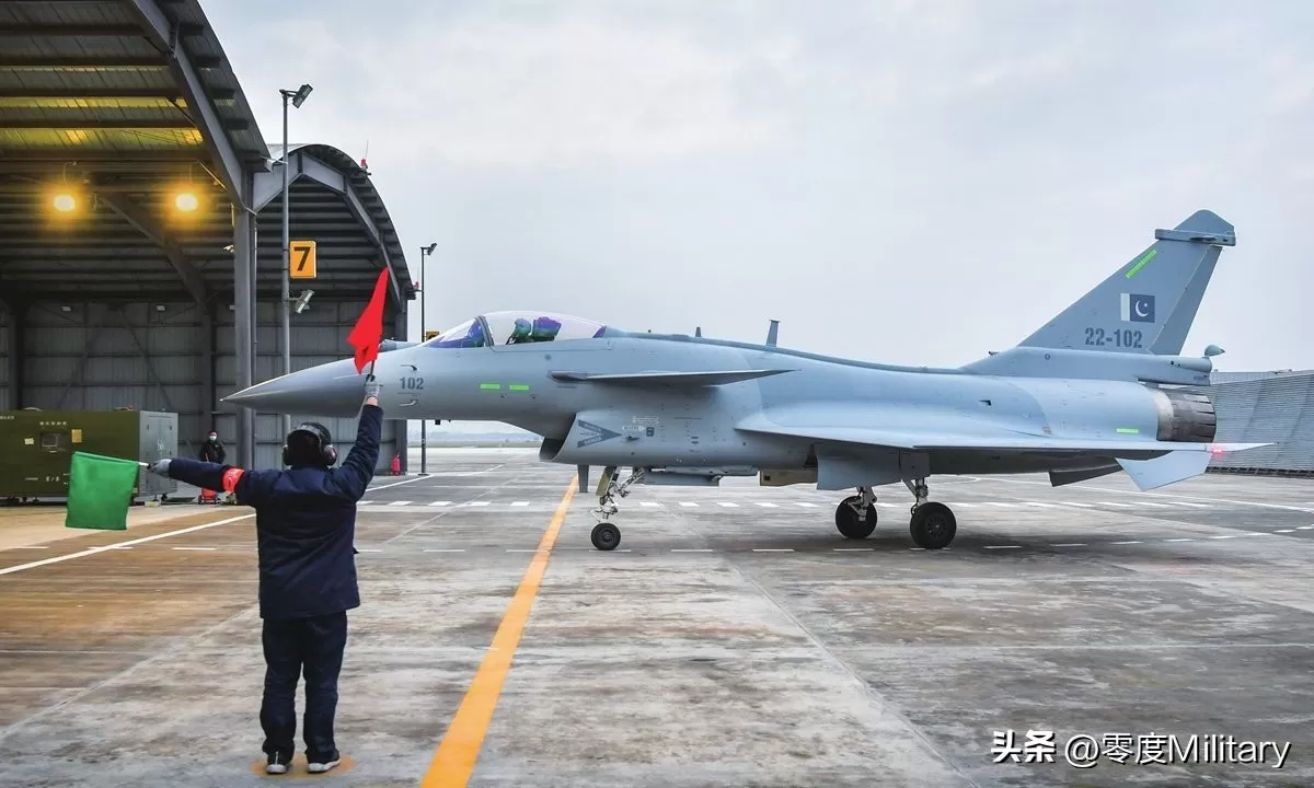 印媒：西方试图诱导巴基斯坦空军飞行员，驾驶歼-10CE战斗机叛逃