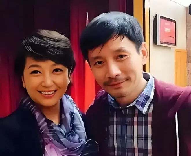 58岁江珊手按心脏下班,满头银丝步履蹒跚,目测体重超150斤