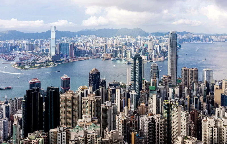 港财长陈茂波：香港上半年经济增长5.1% 将上调全年预测