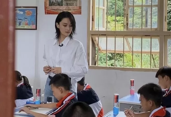 和李晨分开后结缘军官，相伴七年养育孩子