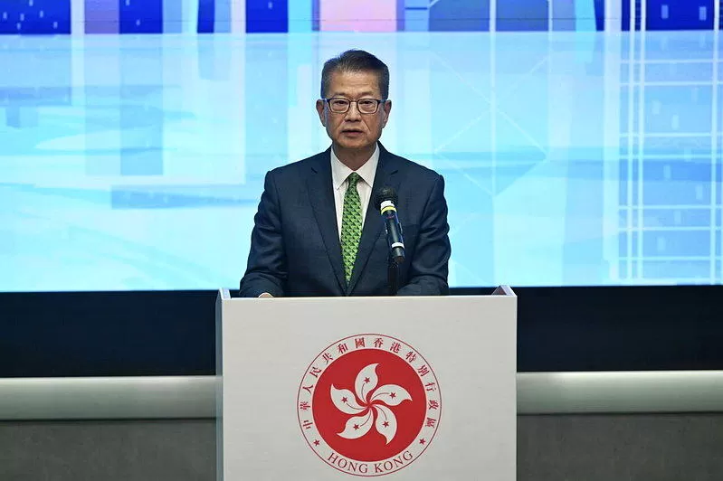 港财长陈茂波：香港上半年经济增长5.1% 将上调全年预测