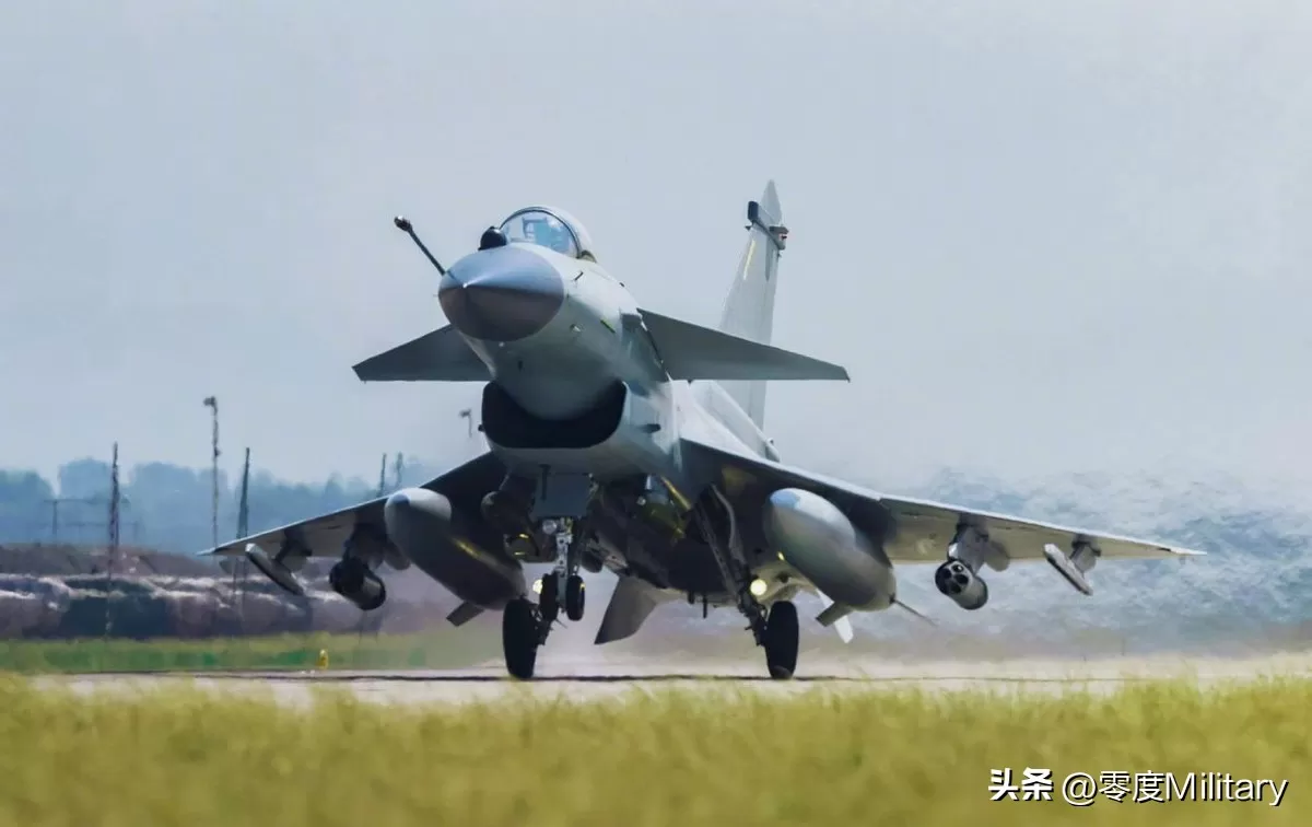印媒：西方试图诱导巴基斯坦空军飞行员，驾驶歼-10CE战斗机叛逃