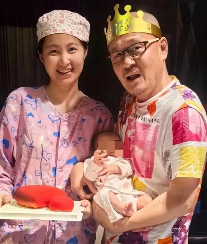 知名歌手娶小25岁娇妻，年近60岁儿子才1岁