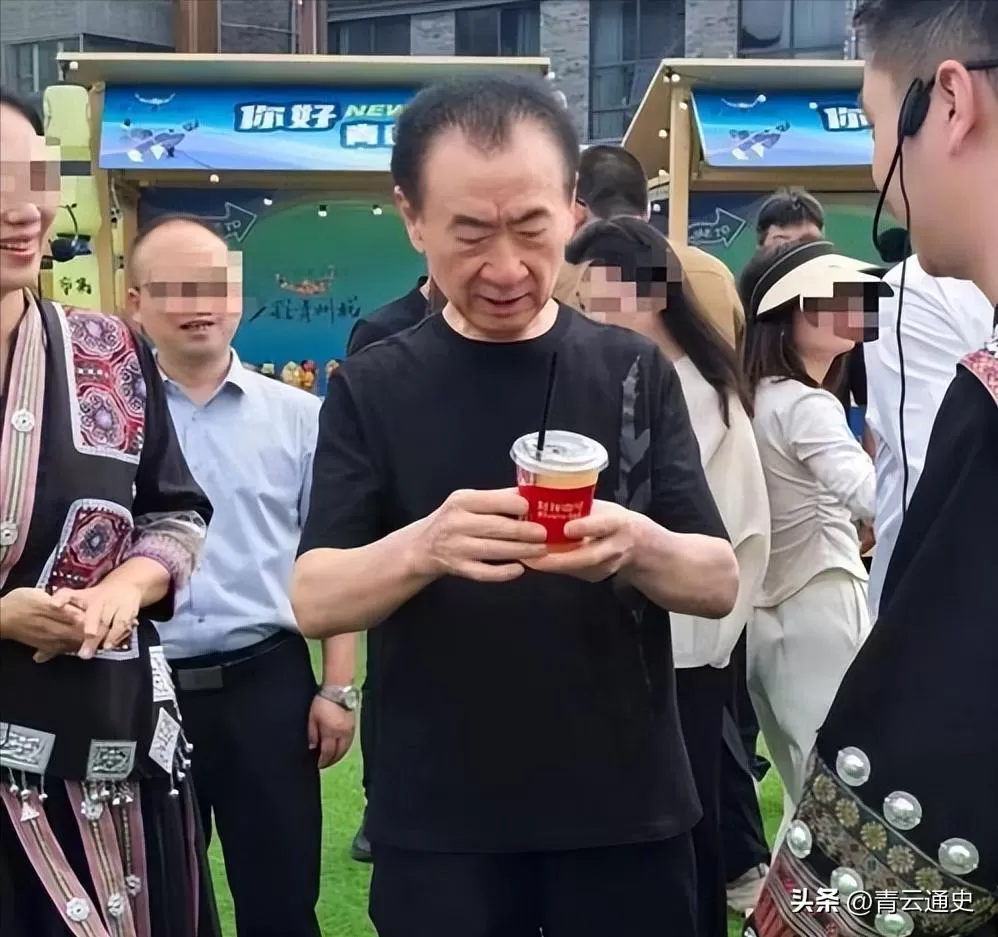 家底掏空！王健林只剩一样没卖，比千亿身家还扛造
