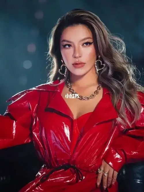 超女冠军江映蓉：过度医美后像"怪物"，全身只剩下眼珠是自己的