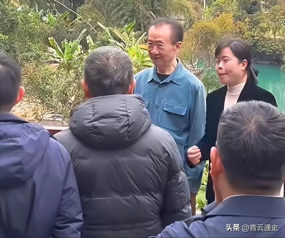 家底掏空！王健林只剩一样没卖，比千亿身家还扛造