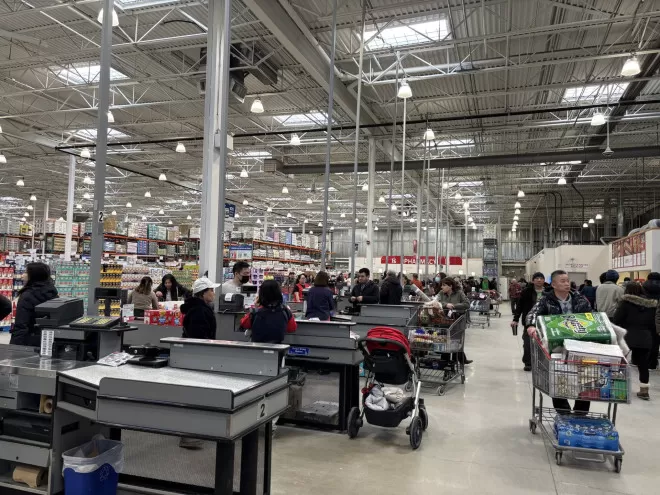 吵翻! Costco自助结账遭网友吐槽: 别带着50件商品去自己扫!