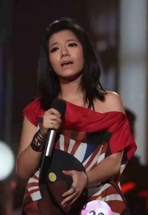 超女冠军江映蓉：过度医美后像"怪物"，全身只剩下眼珠是自己的