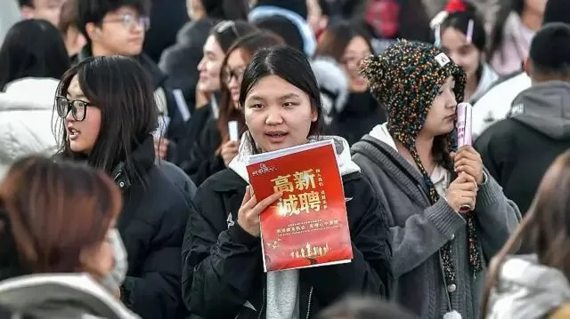 AI冲击就业：中国毕业生的阵痛与机遇