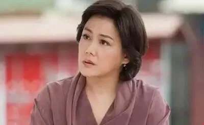 著名女演员50岁在片场离世，一生未婚未育，死后器官捐献救8人