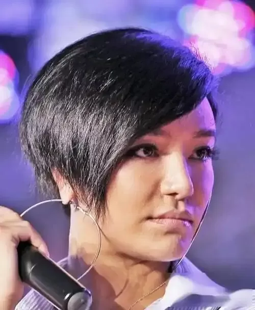 超女冠军江映蓉：过度医美后像"怪物"，全身只剩下眼珠是自己的