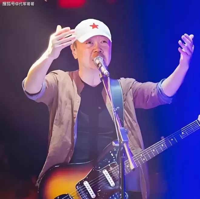65岁摇滚教父崔健近况曝光！曾与宋小红未婚生女，如今婚恋成谜让人唏嘘