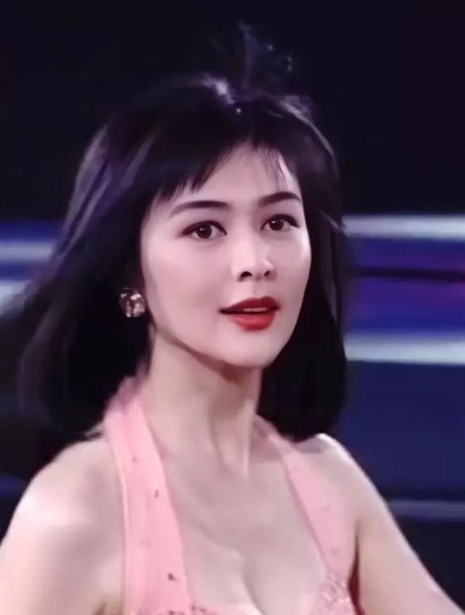 王祖贤出售20岁肖像权,当年的港圈美人现状各有千秋