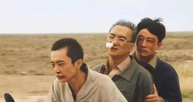与徐静蕾同居5年分手，后转身娶小13岁网恋妻子