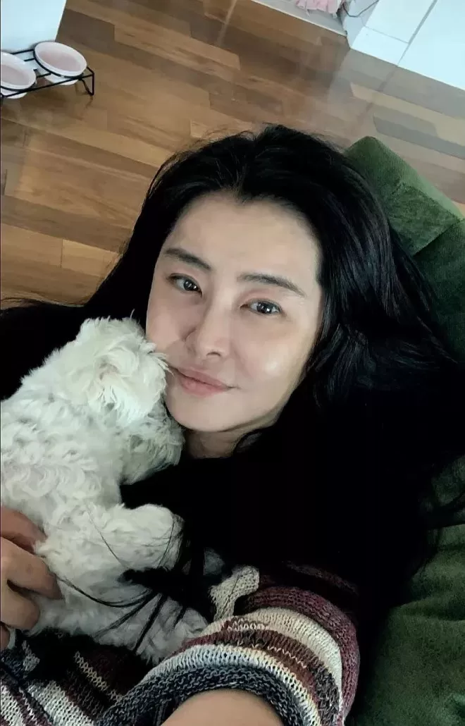 王祖贤出售20岁肖像权,当年的港圈美人现状各有千秋