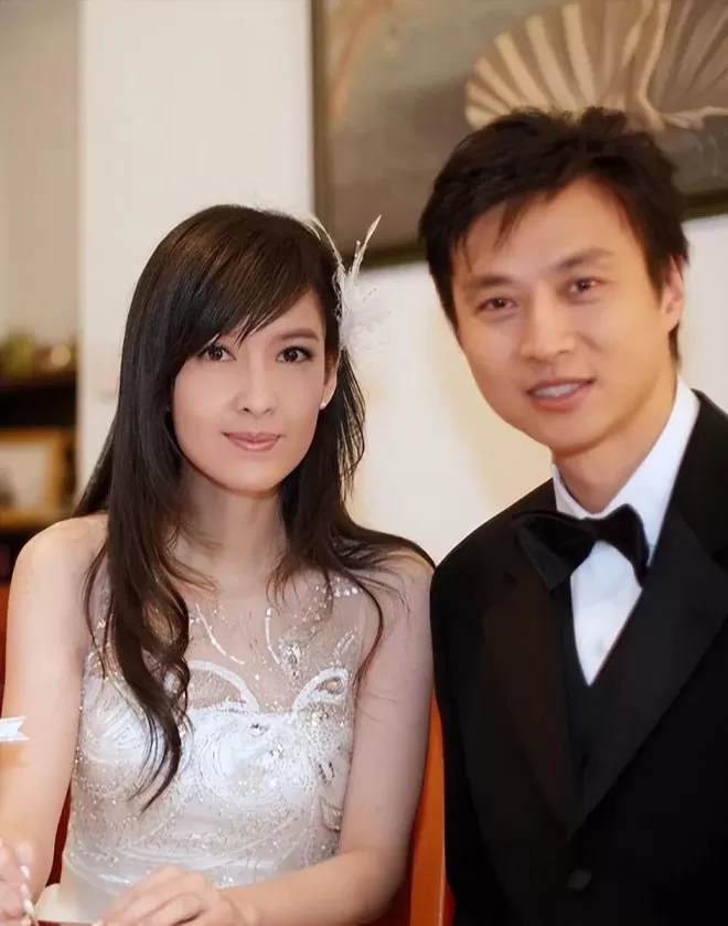 王祖贤出售20岁肖像权,当年的港圈美人现状各有千秋