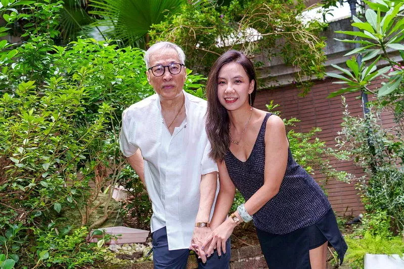 70岁男星恋上小2轮女友 她曝“七世因缘”：3岁就认定是他